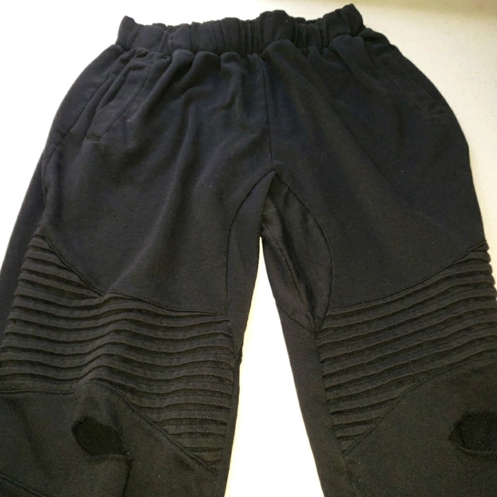 Black distressed rue 21 joggers